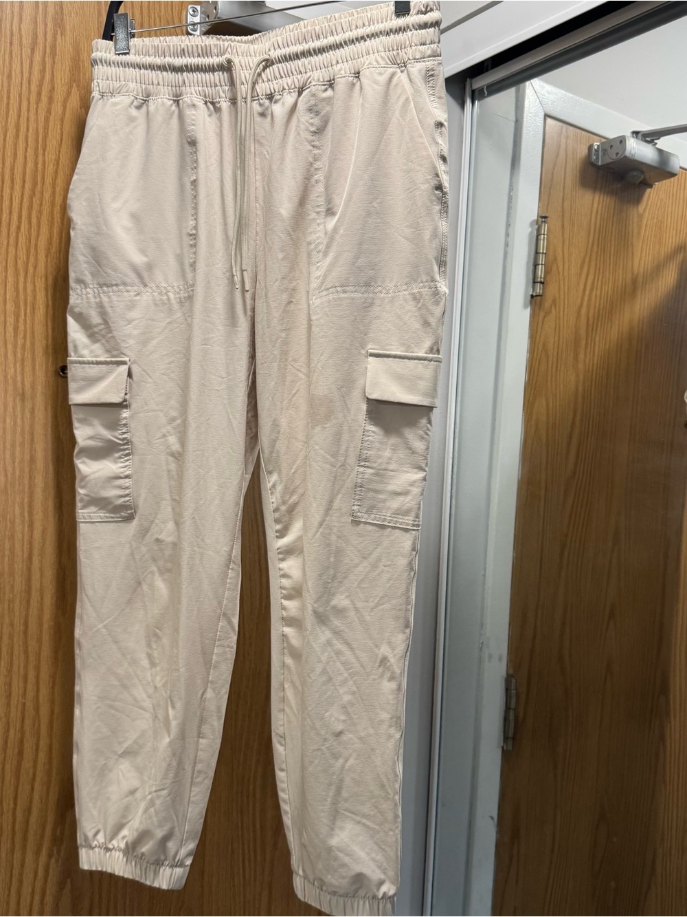 Old Navy StretchTech Women’s Size M Cargo Jogger Pants Beige Quick Dry Stretch